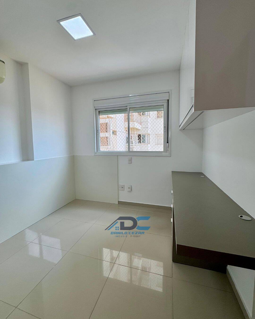 Apartamento à venda com 3 quartos, 193m² - Foto 6