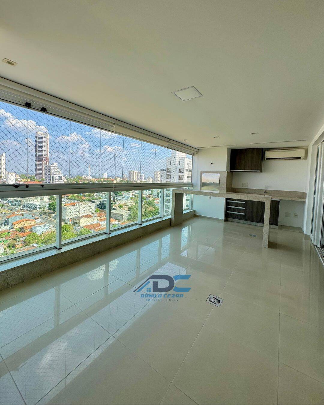 Apartamento à venda com 3 quartos, 193m² - Foto 1