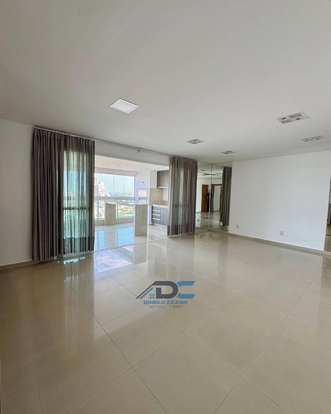Apartamento à venda com 3 quartos, 193m² - Foto 3