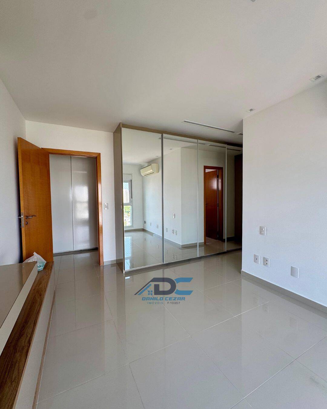 Apartamento à venda com 3 quartos, 193m² - Foto 9